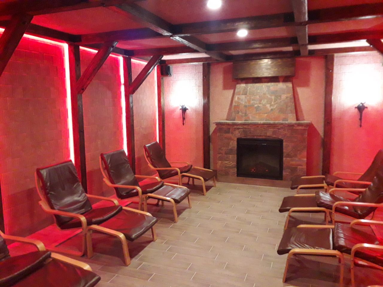 Спелеокамера из пилёного и прессованного сильвинита (Санаторий Нижне-Ивкино,  Кировская обл.)